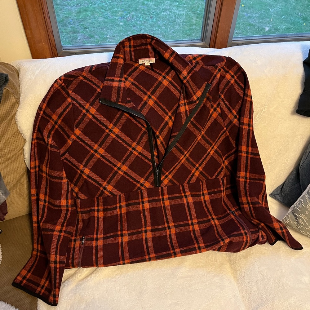 Andree by Unit Flannel Pullover